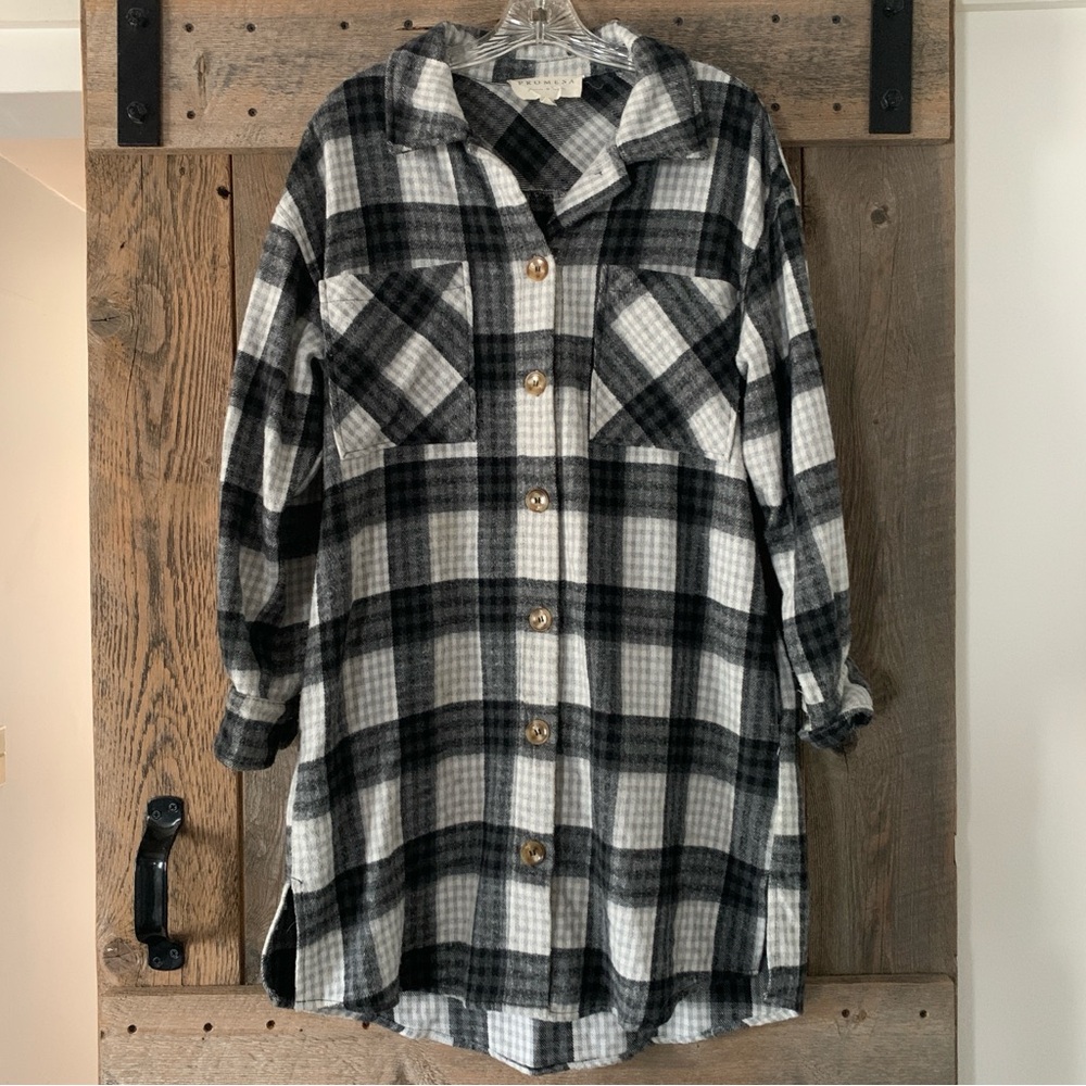 Women’s Small PROMESA Plaid Black White Flannel Dress Tunic Duster Shacket Top